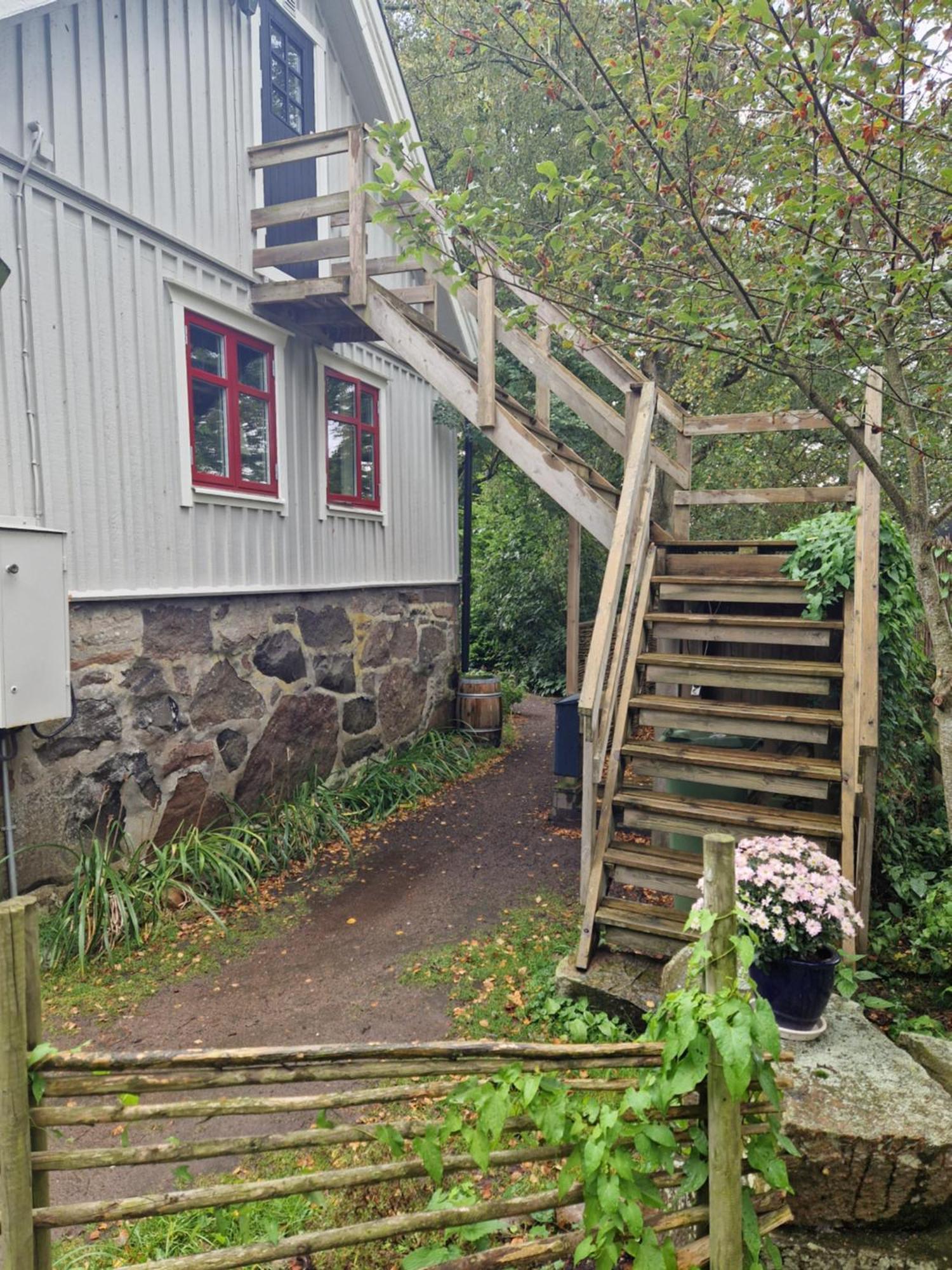 Loftlaegenhet Pa Haestgard I Tvaaker Apartment Exterior photo